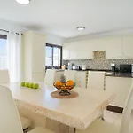 Casa Reina Villa *